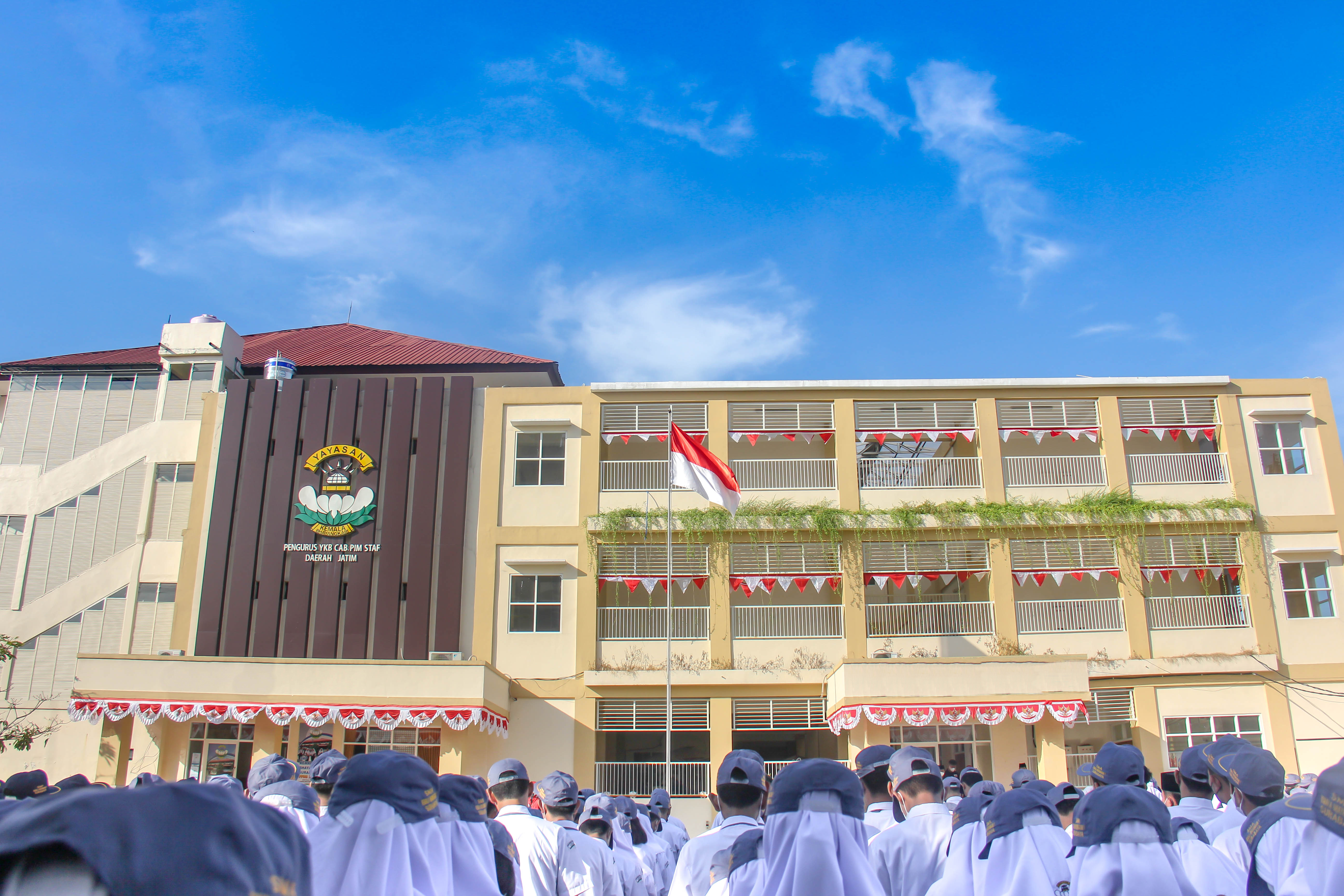 SMA Kemala Bhayangkari 1 Surabaya